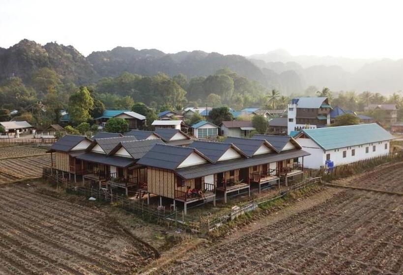 بنجلو قياسى, Thongdam Guesthouse