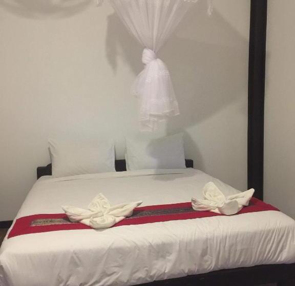 스탠다드 방갈로, Thongdam Guesthouse