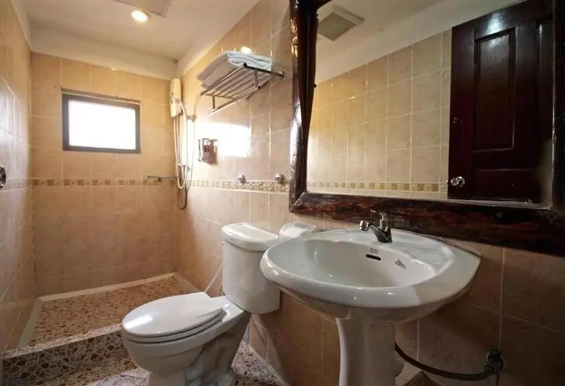 اتاق استاندارد, Phornpailin Riverside Resort