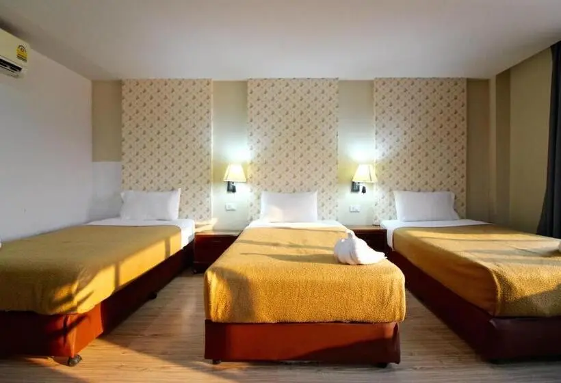 اتاق استاندارد سه تخته با چشم‌انداز, Phornpailin Riverside Resort