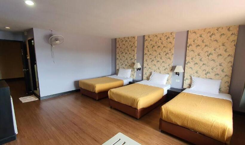 带景观的三人标准房间, Phornpailin Riverside Resort