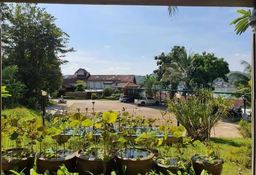 اتاق خانوادگی با چشم‌انداز باغ, Phornpailin Riverside Resort