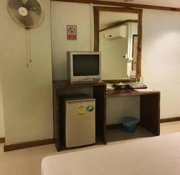 اتاق خانوادگی با چشم‌انداز باغ, Phornpailin Riverside Resort