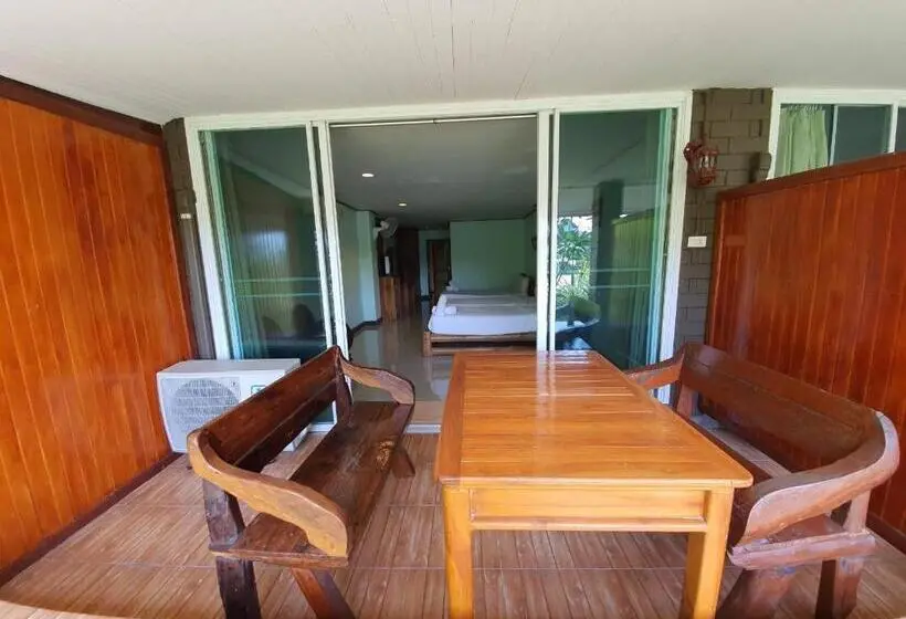 اتاق خانوادگی با چشم‌انداز باغ, Phornpailin Riverside Resort