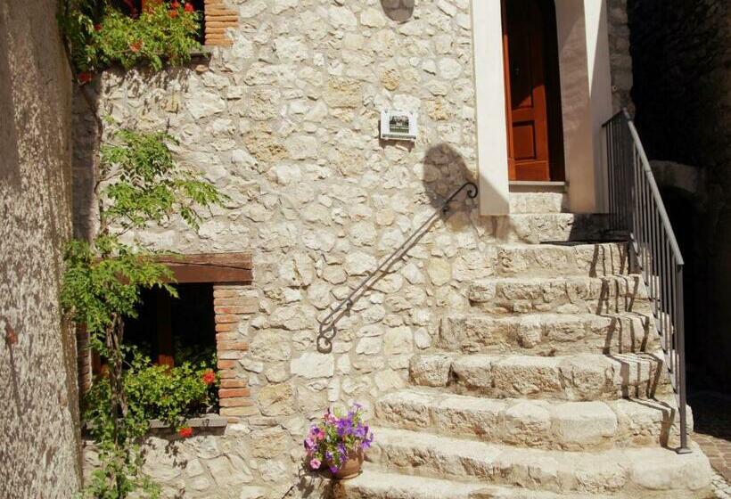 غرفة قياسية ثلاثية, B&b Leofreni Natura