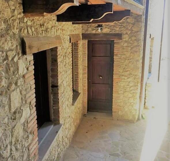 غرفة قياسية ثلاثية, B&b Leofreni Natura