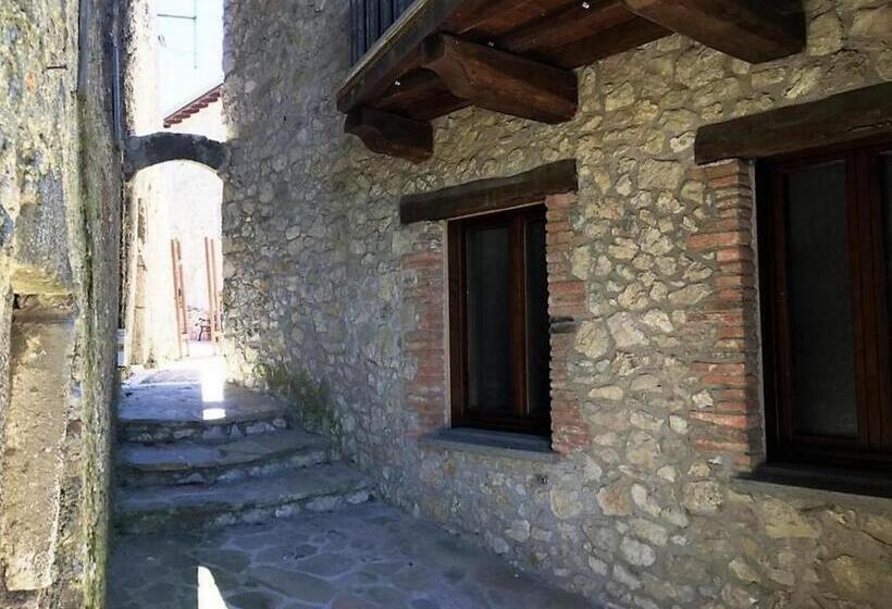 غرفة قياسية ثلاثية, B&b Leofreni Natura