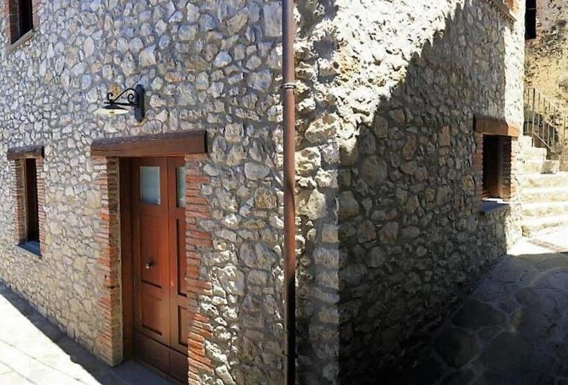 غرفة قياسية ثلاثية, B&b Leofreni Natura