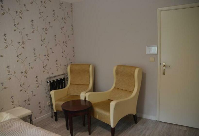 اتاق لوکس, B&b The New Challenge