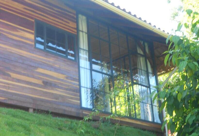 Семейное Бунгало, Casa Do Lago Caparaó