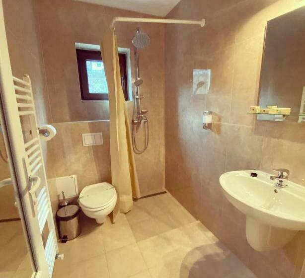 스탠다드 룸 킹사이즈 침대, Maison Platanus