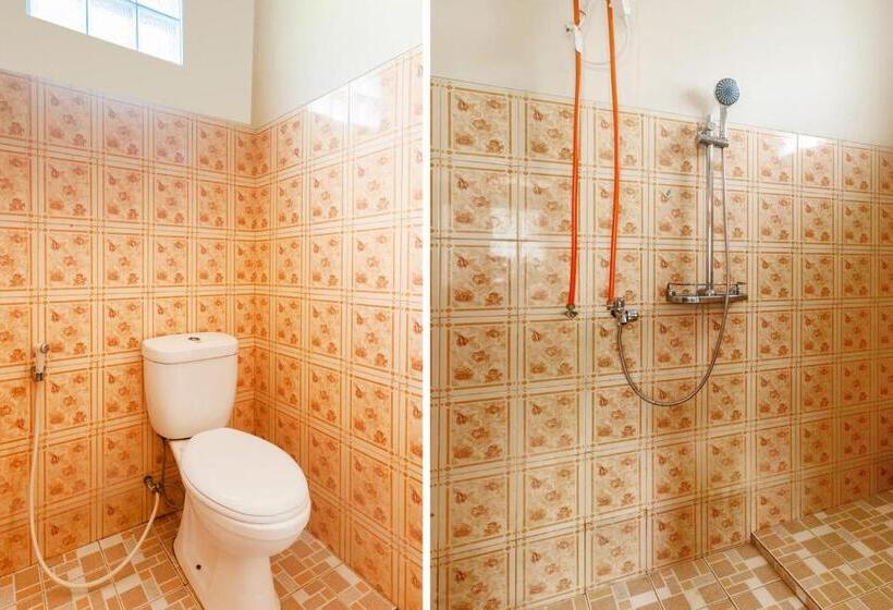 ファミリールーム, Oyo 2471 Swarna Raya