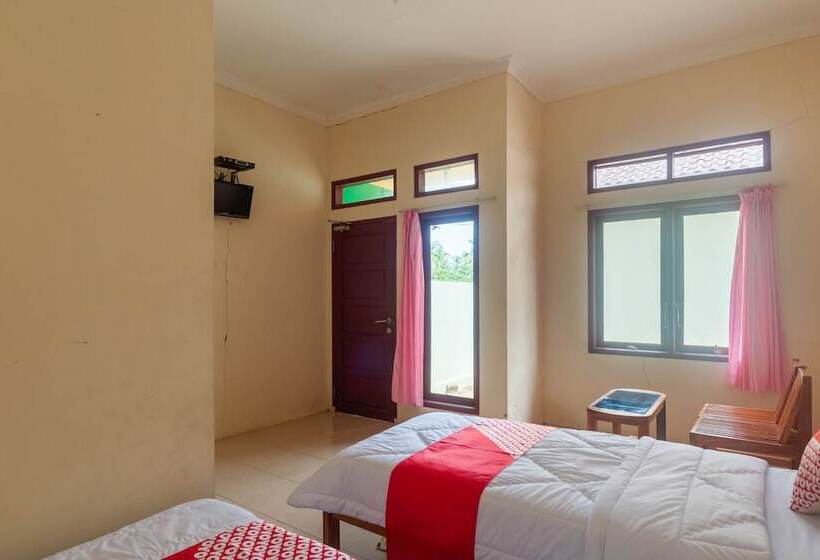 ファミリールーム, Oyo 2471 Swarna Raya