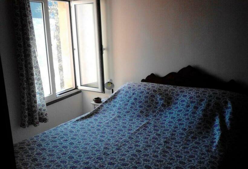 غرفة أساسية, B&b Nelly G