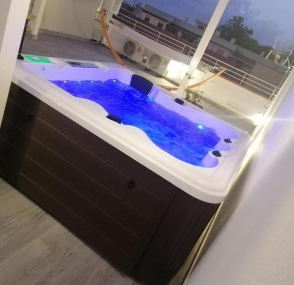 חדר סטנדרט לארבעה, B&b Tonnarella Beach