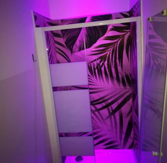 חדר סטנדרט לארבעה, B&b Tonnarella Beach