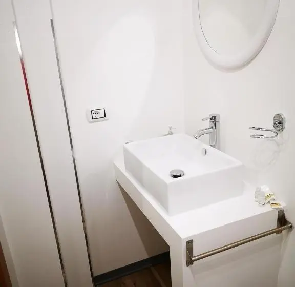 スタンダード４人部屋, B&b Tonnarella Beach