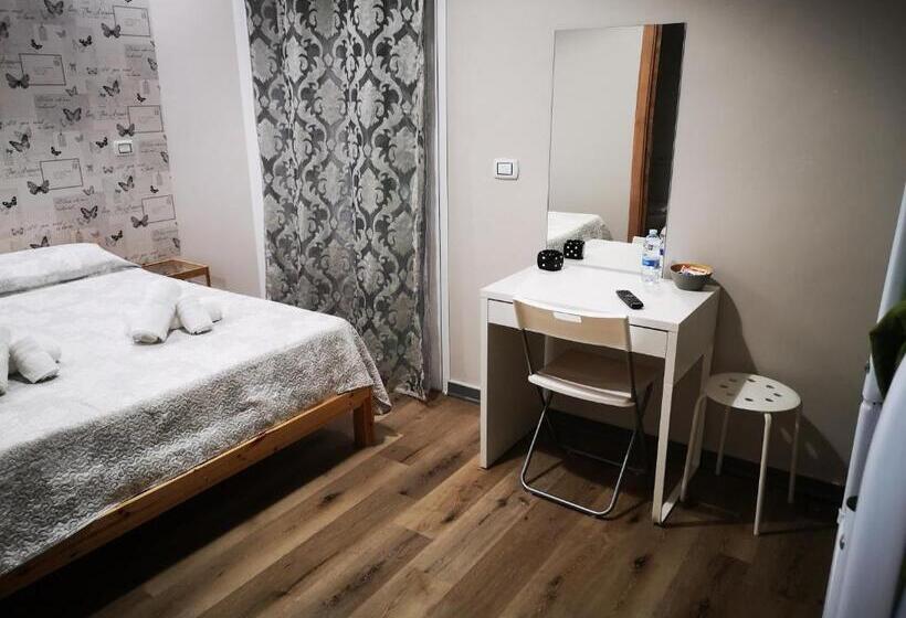 חדר סטנדרט לארבעה, B&b Tonnarella Beach