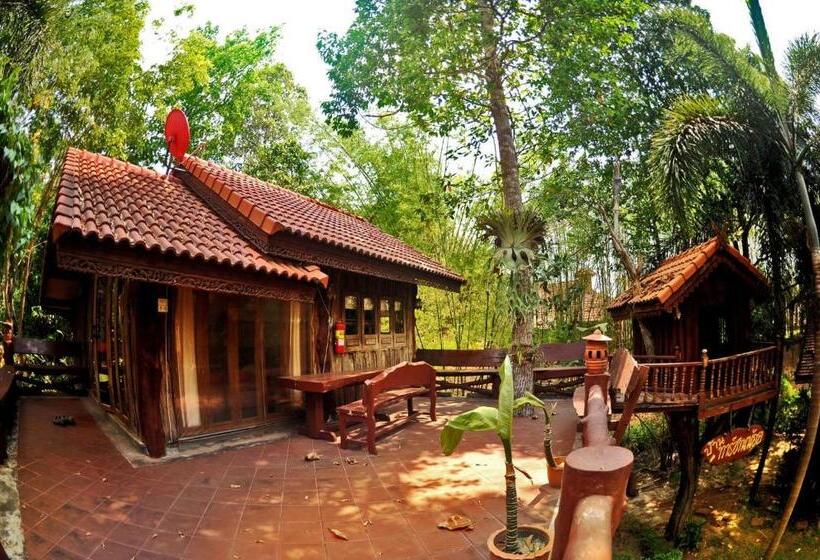 جناح مزوَّد بشرفة, Chuan Thanapanya Resort