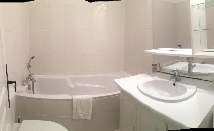 Номер Стандарт, Hôtel Château Du Rey