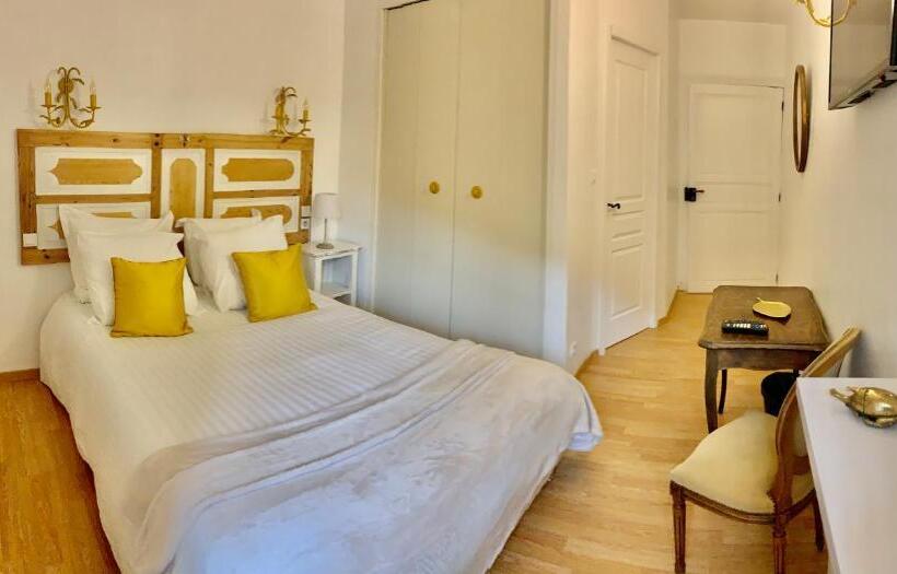 Номер Стандарт, Hôtel Château Du Rey