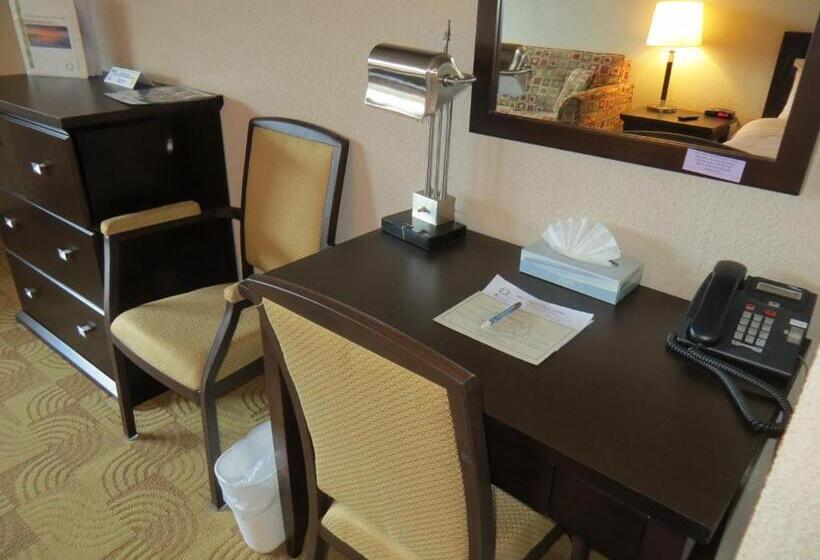 جناح جونيور, Shoreside Inn & Suites