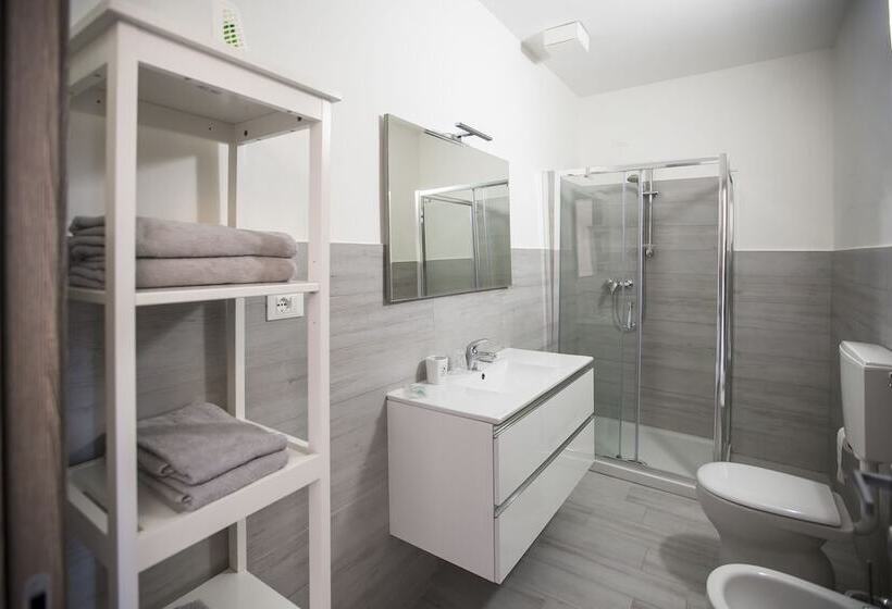 غرفة قياسية, 700enolocanda