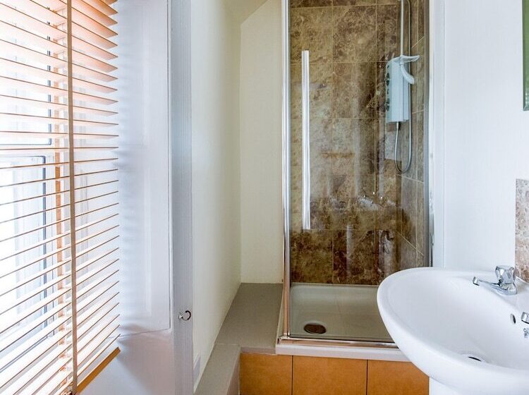 Номер Стандарт, The Clovenfords