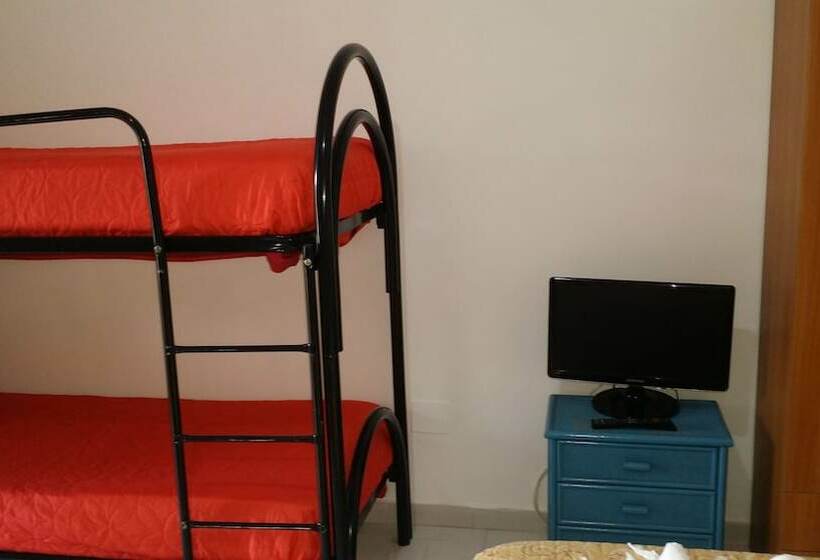 חדר בסיסי לארבעה, Villa Giorgia