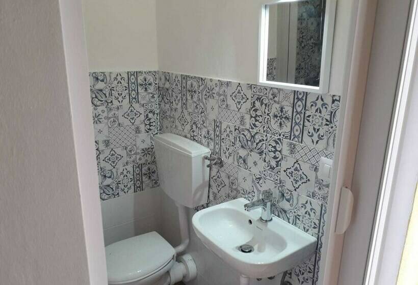 חדר בסיסי לארבעה, Villa Giorgia