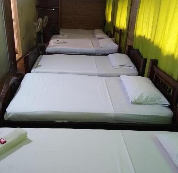 חדר משפחתי, Casahotelmarly