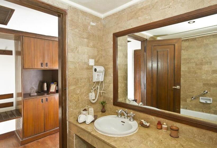 اتاق خانوادگی با چشم‌انداز کوه, Club Himalaya, By Ace Hotels