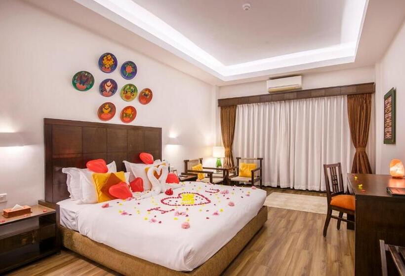 اتاق خانوادگی با چشم‌انداز کوه, Club Himalaya, By Ace Hotels
