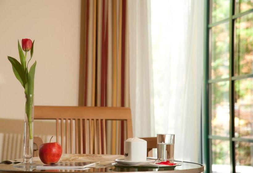 标准单人间, Althof Retz