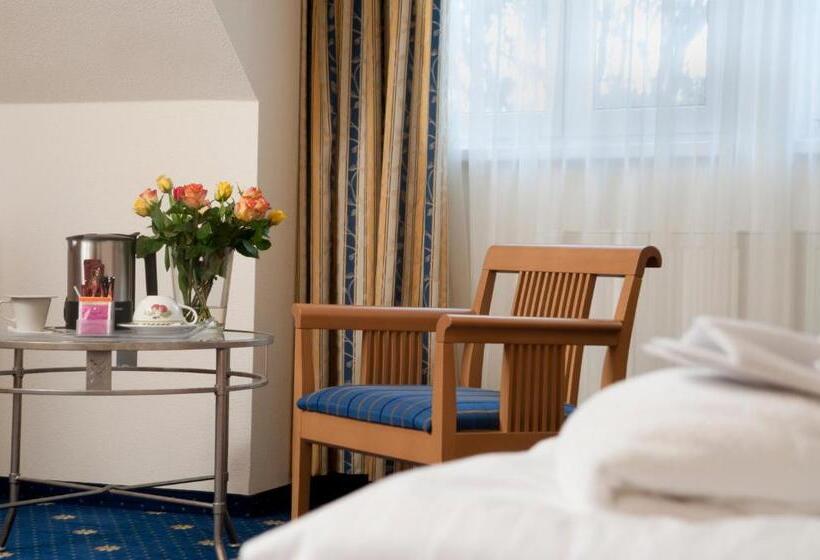 标准单人间, Althof Retz