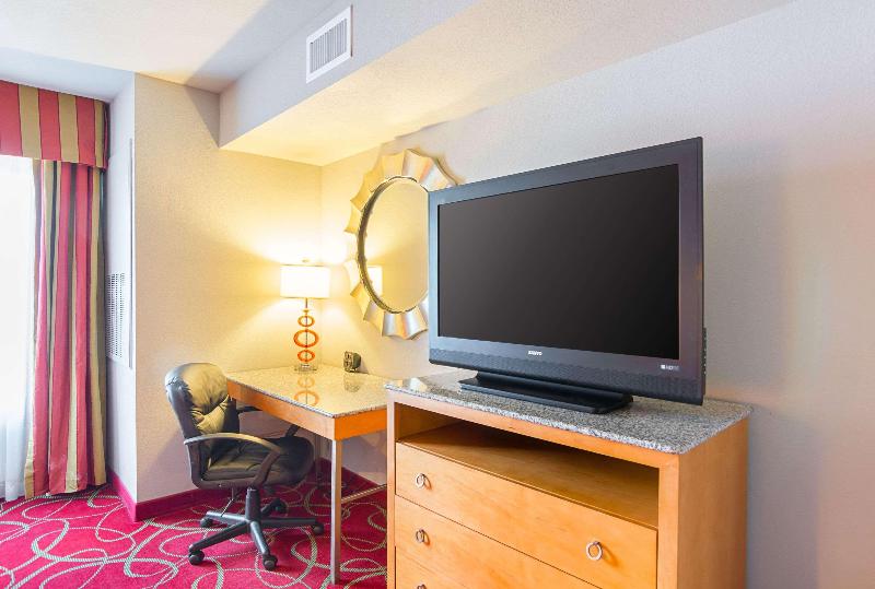 سوییت, Cordis, Hong Kong