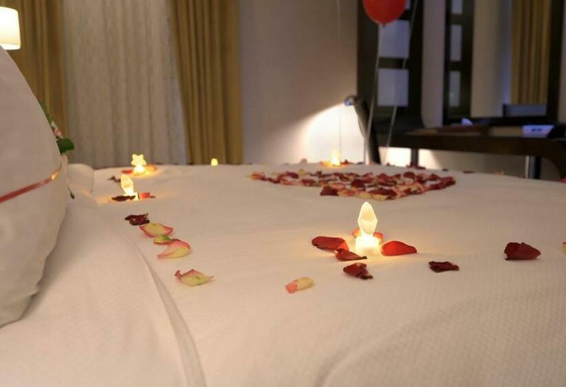 带观景和大床的豪华房间, Dar Al Taqwa