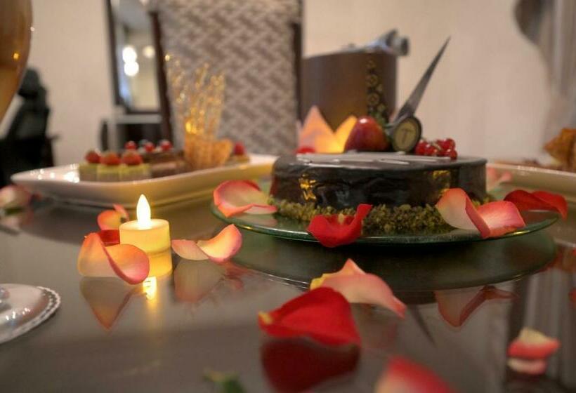 اتاق دلوکس با تخت کینگ و چشم‌انداز, Dar Al Taqwa