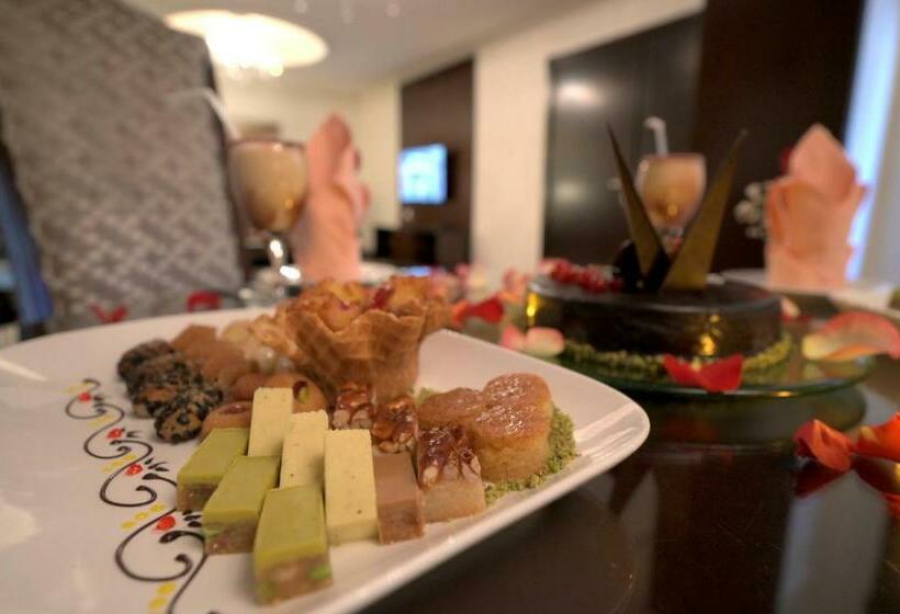 带观景和大床的豪华房间, Dar Al Taqwa