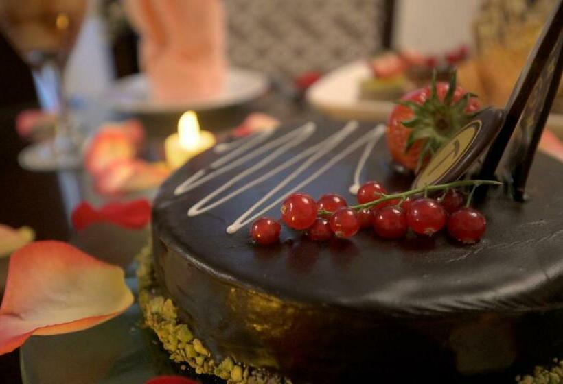 带观景和大床的豪华房间, Dar Al Taqwa