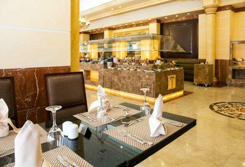 带观景和大床的豪华房间, Dar Al Taqwa