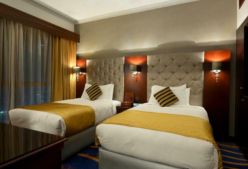 اتاق لوکس با چشم‌انداز شهر, Dar Al Taqwa