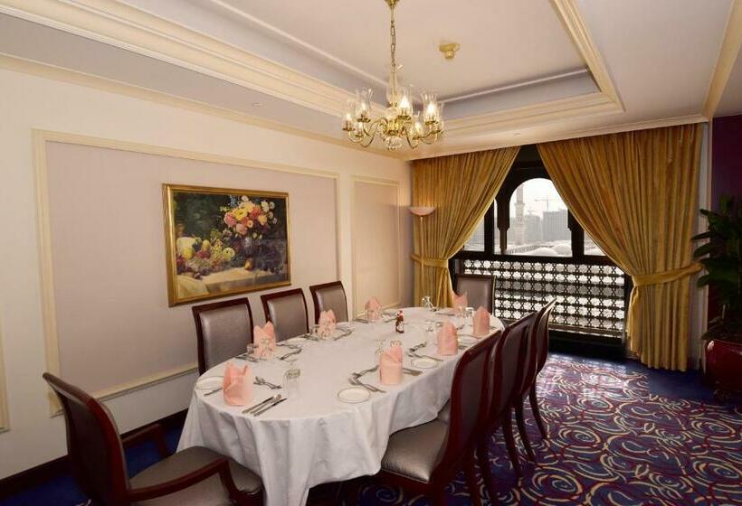 سوئیت ریاست جمهوری سه خوابه, Dar Al Taqwa