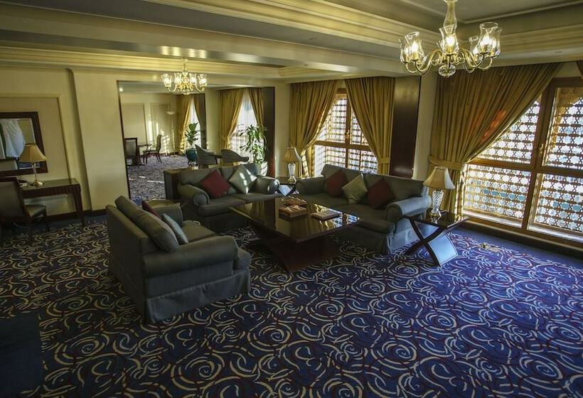 三居室总统套房, Dar Al Taqwa