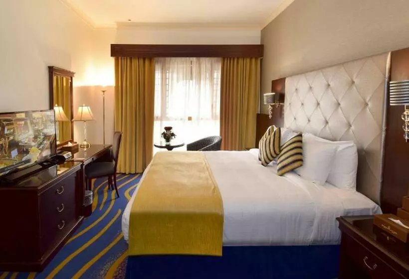 Deluxe Room King Bed & City View