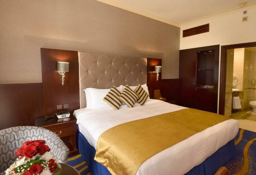 带城市景观和大床的豪华房间, Dar Al Taqwa