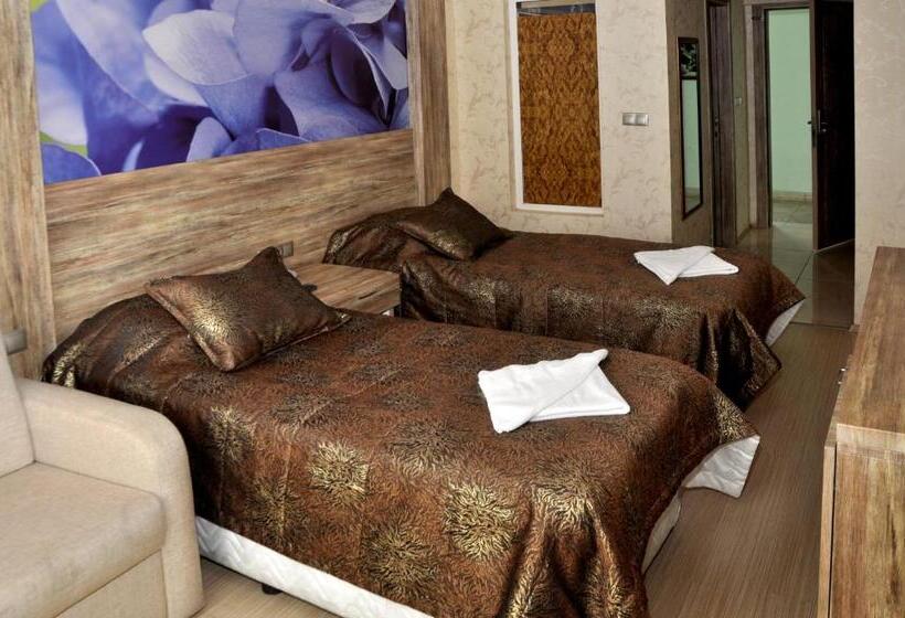 Номер Deluxe, Delfi Hotel Spa & Wellness Center