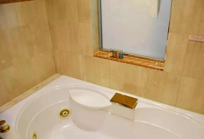 سوییت سوپریور, Evergreen Laurel Hotel Taipei