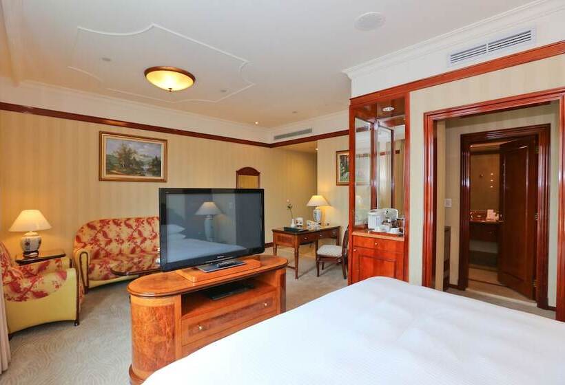 سوییت سوپریور, Evergreen Laurel Hotel Taipei