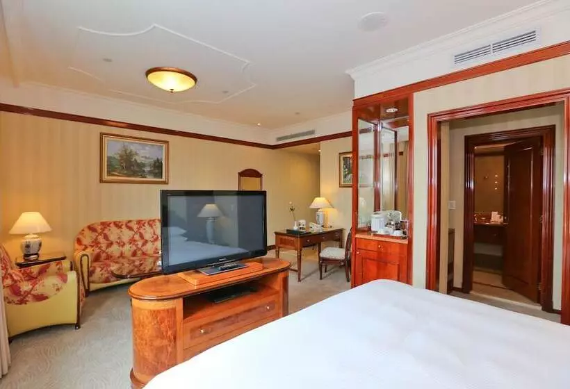 سوییت سوپریور, Evergreen Laurel Hotel Taipei